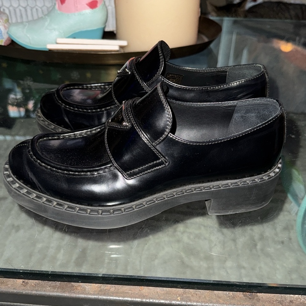Prada Black Leather Women's Loafers - Picture 3 of 6